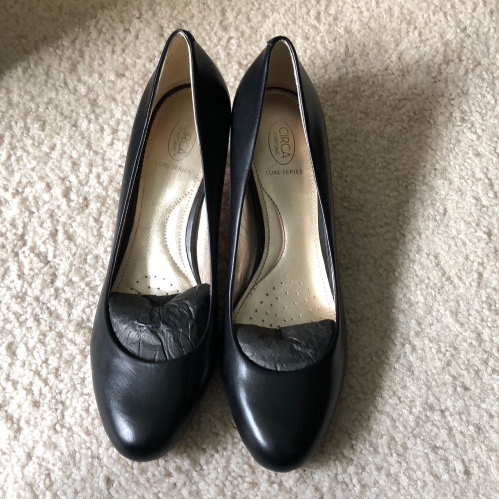 Joan and David Circa black leather heels 👠